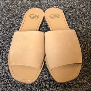 So basic nude Gianni Bini in perfect condition